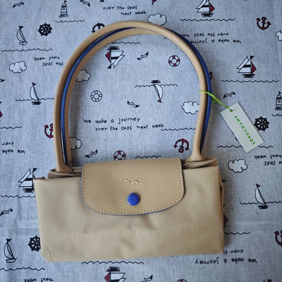 Longchamp Large Capacity Folding Tote Bag - Picture 2 of 7